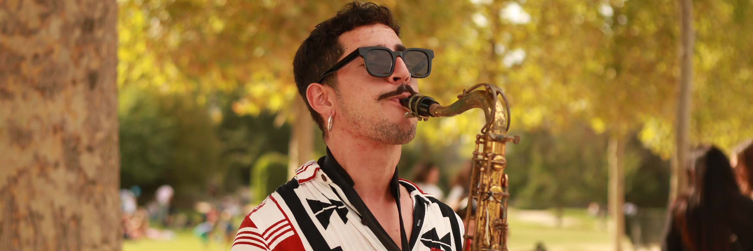 Sebastián Ochoa , musicien Saxophoniste en représentation à Paris - photo de couverture n° 2