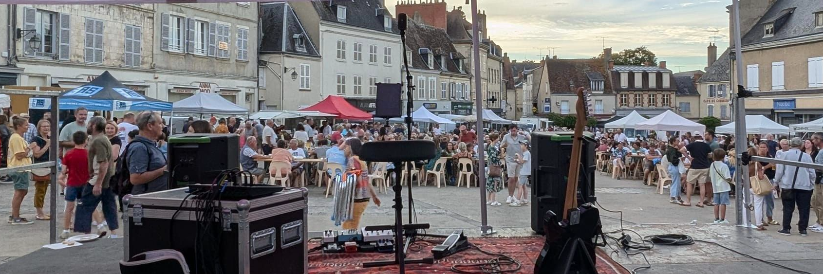 Clément Vigier, musicien Guitariste en représentation à Allier - photo de couverture n° 2