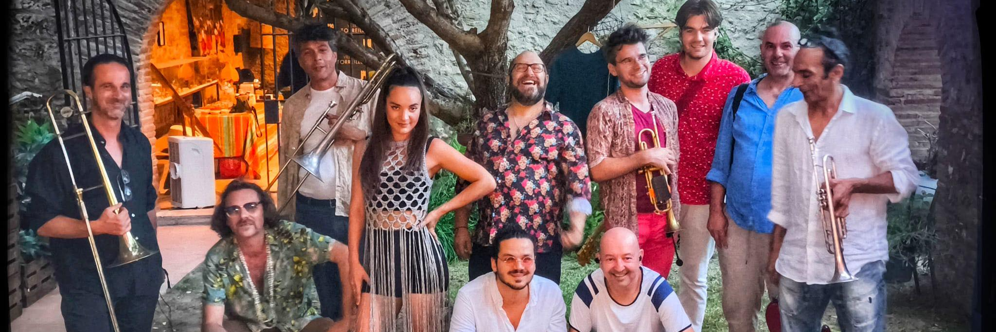 Siempresalsa, groupe de musique Latino en représentation à Hérault - photo de couverture n° 1