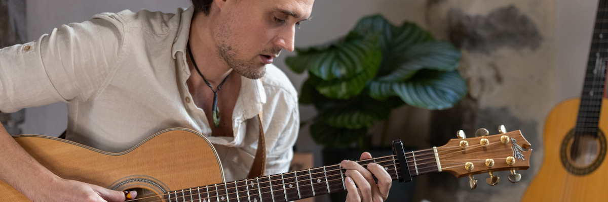 Hervé Amiot, musicien Guitariste en représentation à Haute Savoie - photo de couverture n° 2