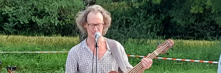 Cie Mark Houchin, musicien Chanteur en représentation à Dordogne - photo de couverture n° 3