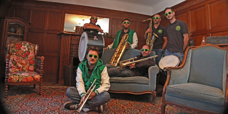 Fanfare Express, groupe de musique Fanfare en représentation à Rhône - photo de couverture n° 2