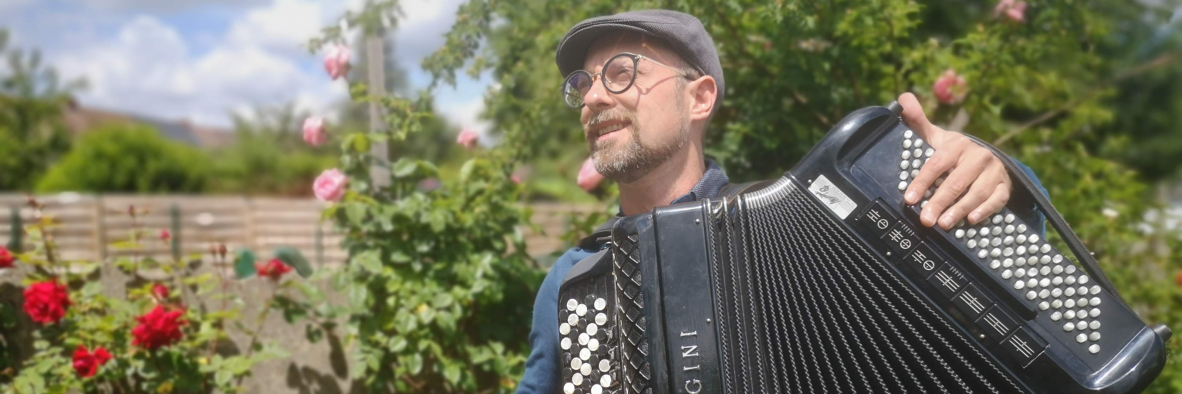 Felix, Chanteur Chanteur en représentation à Nord - photo de couverture n° 2