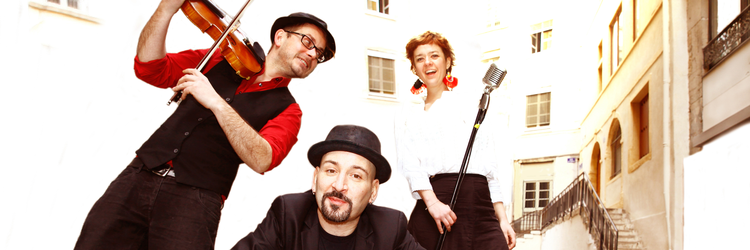 Nouche  // jazz, swing & manouche, musicien Swing en représentation à Rhône - photo de couverture n° 3