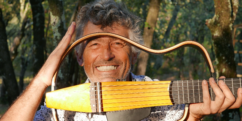 Carlos Correia , musicien Musique Brésilienne en représentation à Hérault - photo de couverture n° 3