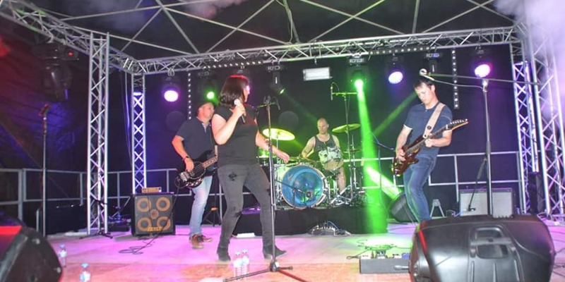 Pack luxe , groupe de musique Rock en représentation à Aube - photo de couverture n° 1