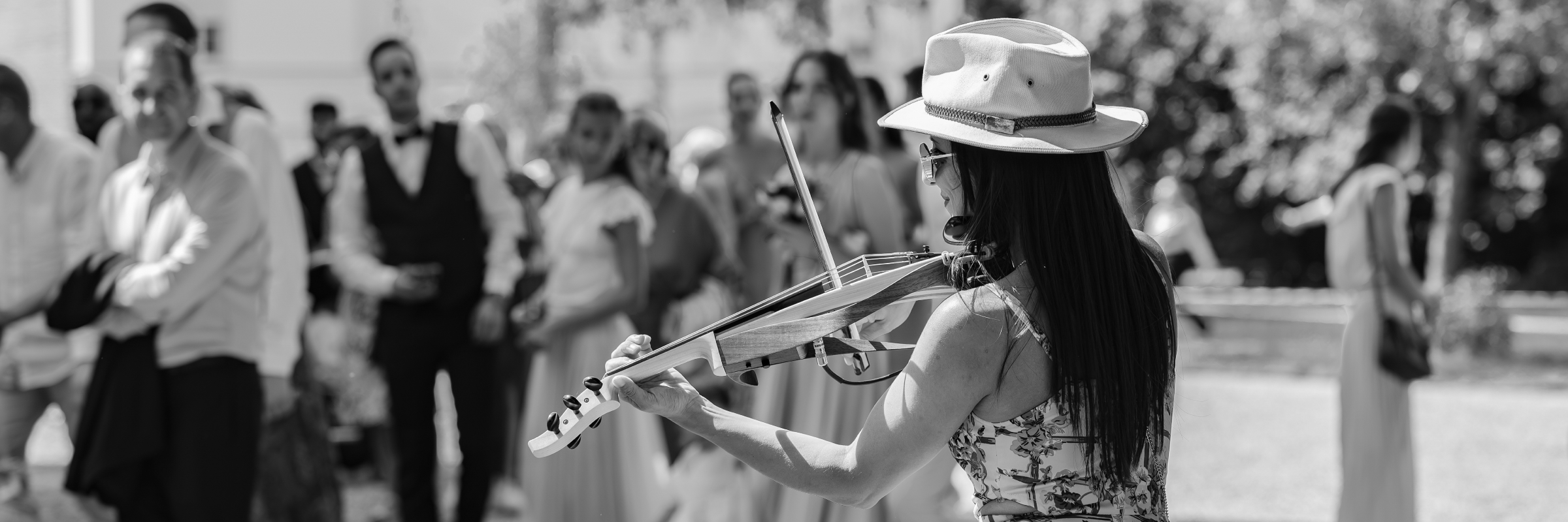 Dyhanna Shanti , musicien Chanteur en représentation à Nord - photo de couverture