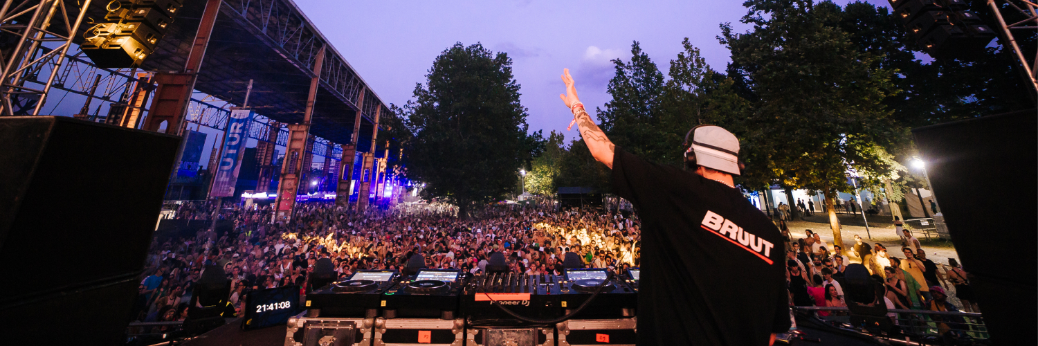 Kimbo Wāv, DJ DJ en représentation à Rhône - photo de couverture