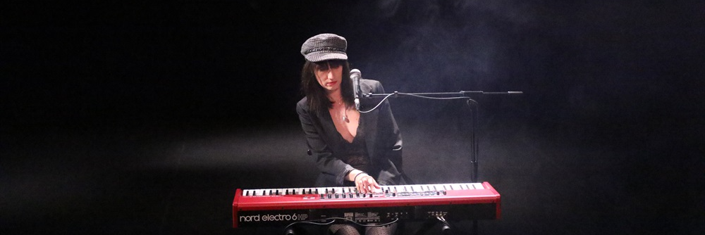 Dame Géraldine, musicien Pop en représentation à Haute Garonne - photo de couverture