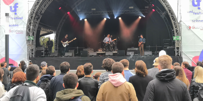 Dandelion & Burdock - Arctic Monkeys tribute band, groupe de musique Rock en représentation à Province de Liège - photo de couverture n° 3