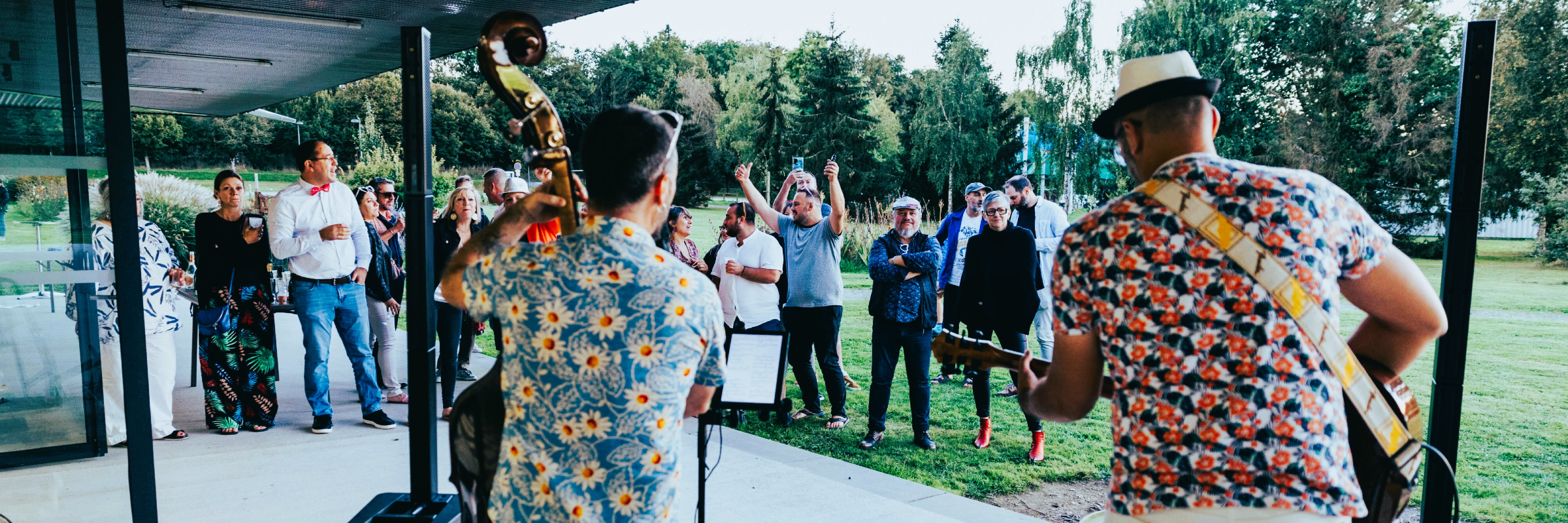 Betwiins, Chanteur Chanteur en représentation à Loire Atlantique - photo de couverture n° 2