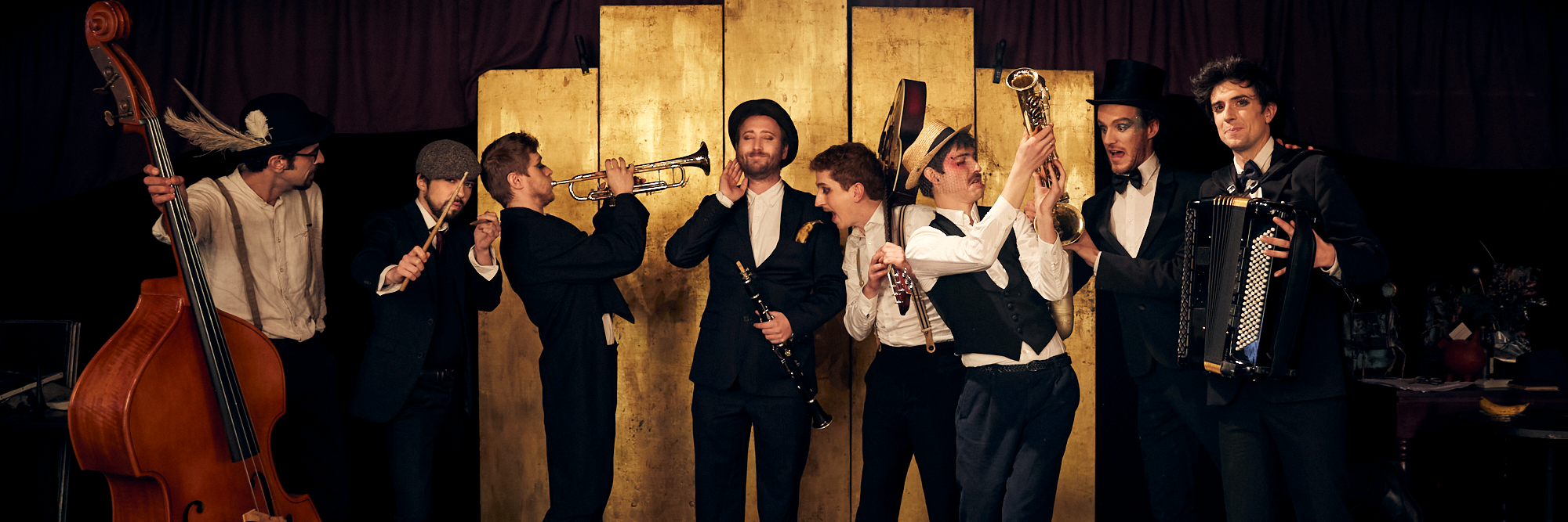 Swinguez Moustaches , groupe de musique Chanteur en représentation à Paris - photo de couverture n° 3