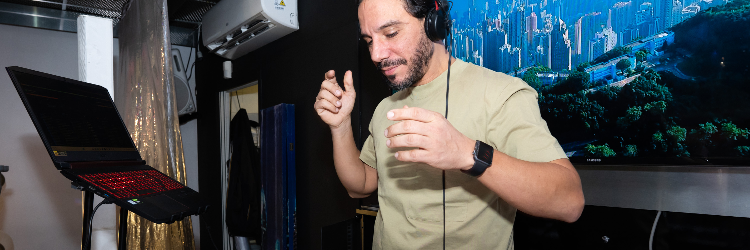 Oliver Jack Benhams, DJ DJ en représentation à Bouches du Rhône - photo de couverture n° 2