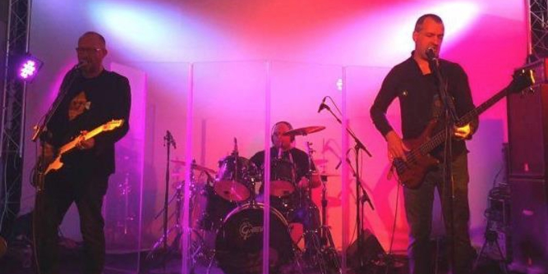 Bald as Kojak, groupe de musique Rock en représentation - photo de couverture n° 3