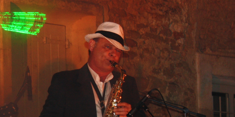 ZICADANSE, musicien Saxophoniste en représentation à Gard - photo de couverture n° 1