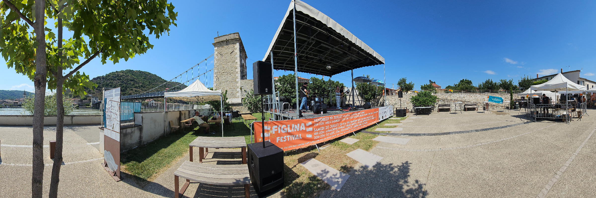 Nikotine , groupe de musique Rock en représentation à Loire - photo de couverture