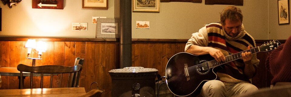 Lorn Sade, musicien Guitariste en représentation à Dordogne - photo de couverture n° 2