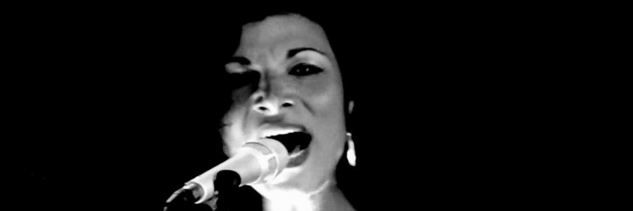 Sarah Jane, musicien Chanteur en représentation à Rhône - photo de couverture n° 5