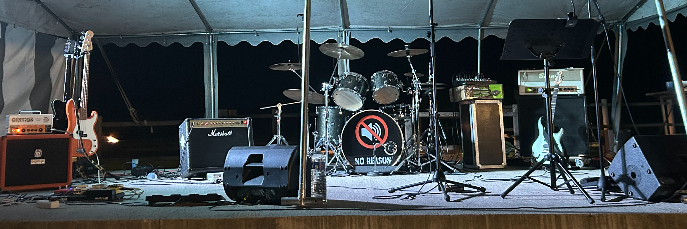 No reason, groupe de musique Rock en représentation à Loire - photo de couverture n° 2