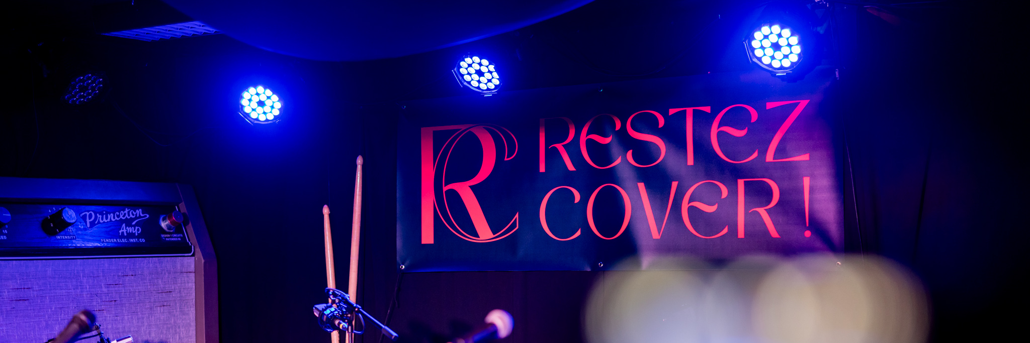 Restez Cover, groupe de musique Rock en représentation à Bruxelles - photo de couverture