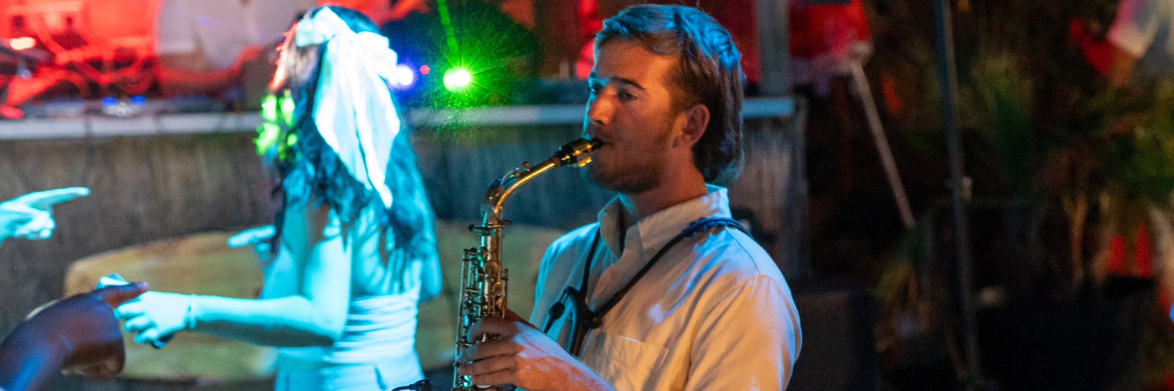 Arthur Saxo , musicien Saxophoniste en représentation à Côte d'Or - photo de couverture n° 1