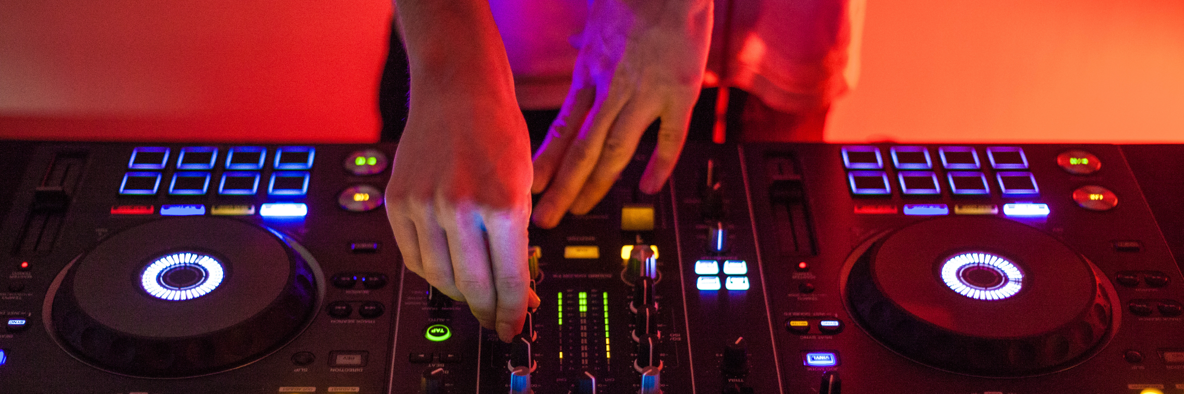 Pierre Wons, DJ DJ en représentation à Loire Atlantique - photo de couverture