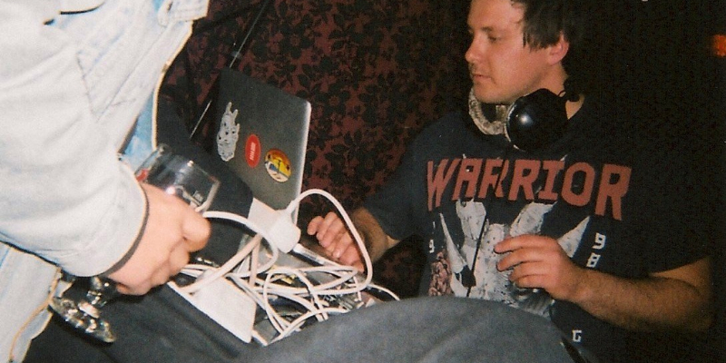 GTH, DJ DJ en représentation - photo de couverture n° 3
