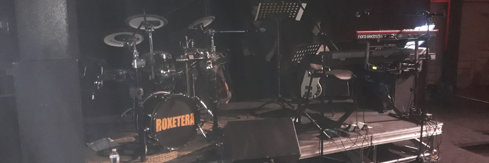 Roxetera, groupe de musique Rock en représentation à Val d'Oise - photo de couverture n° 3