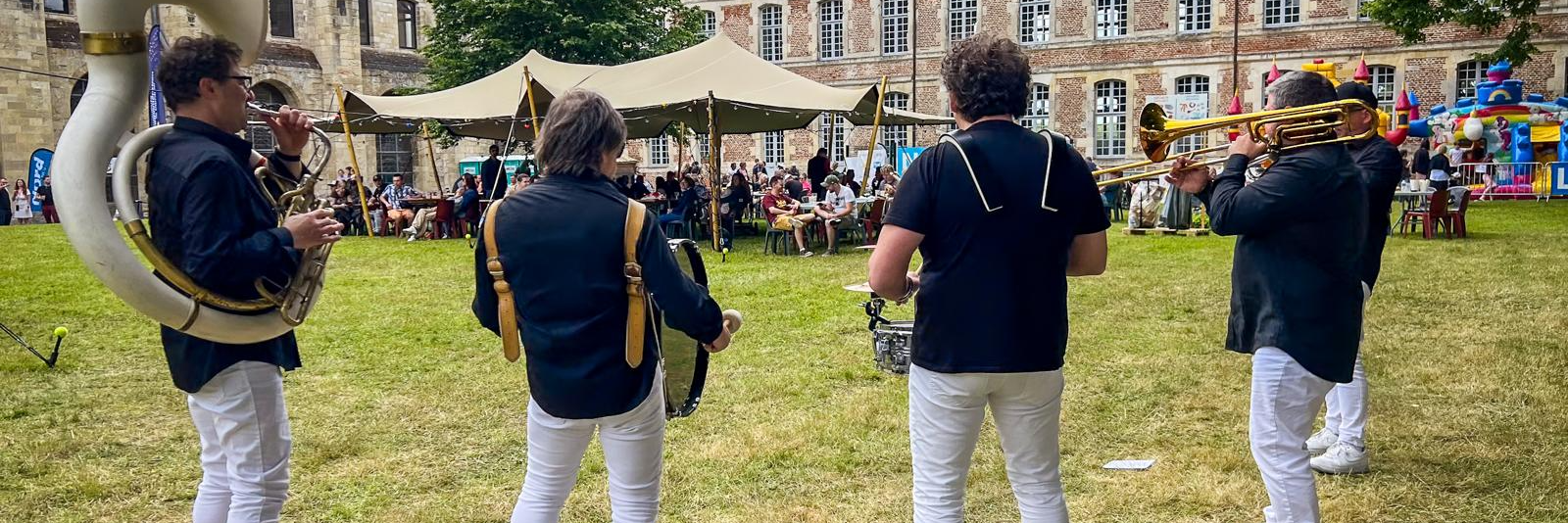 Banda Gogo, groupe de musique Fanfare en représentation à Nord - photo de couverture n° 2