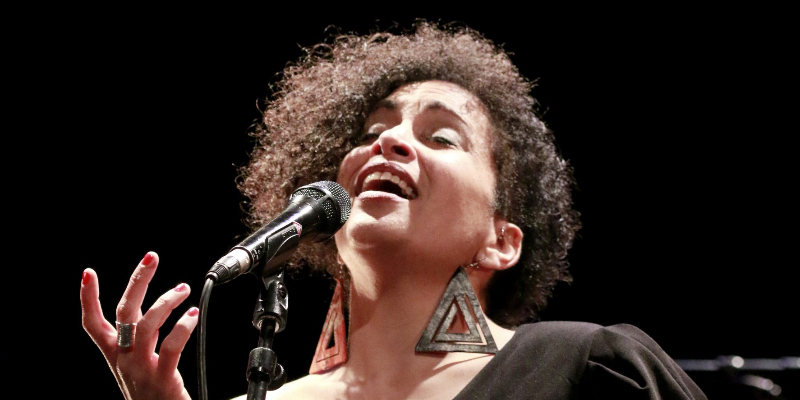 Marie Carrié, musicien Chanteur en représentation à Gironde - photo de couverture n° 2
