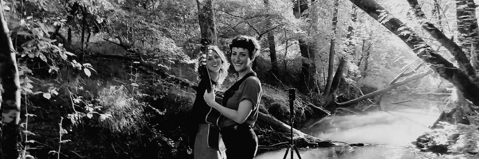 Octobre, musicien Folk en représentation à Dordogne - photo de couverture