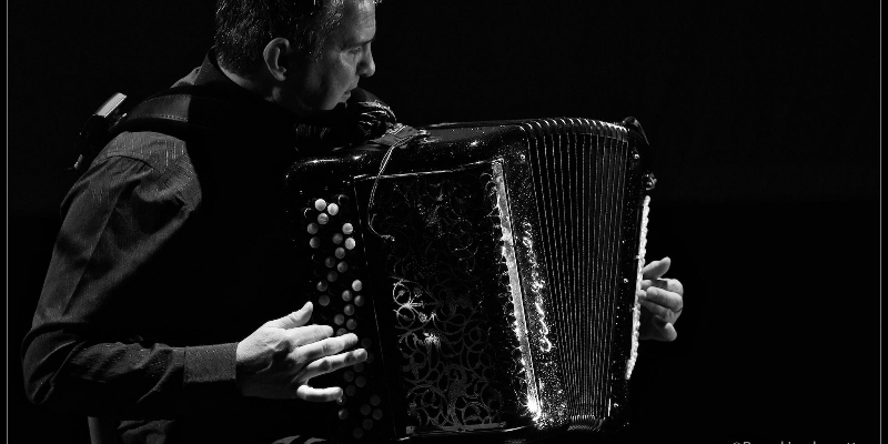 lamige pascal, musicien Chanteur en représentation à Gironde - photo de couverture n° 1