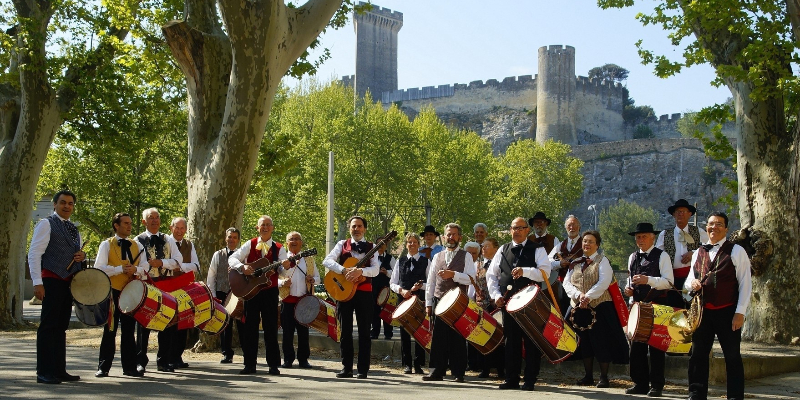 Li Festejaire, groupe de musique Folk en représentation à Gard - photo de couverture n° 1