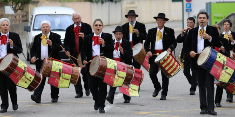 Li Festejaire, groupe de musique Folk en représentation à Gard - photo de couverture n° 3