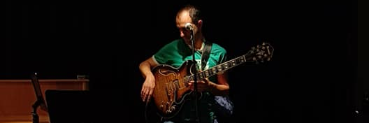 Javier Adaro, musicien Musiques du monde en représentation à Aube - photo de couverture n° 2