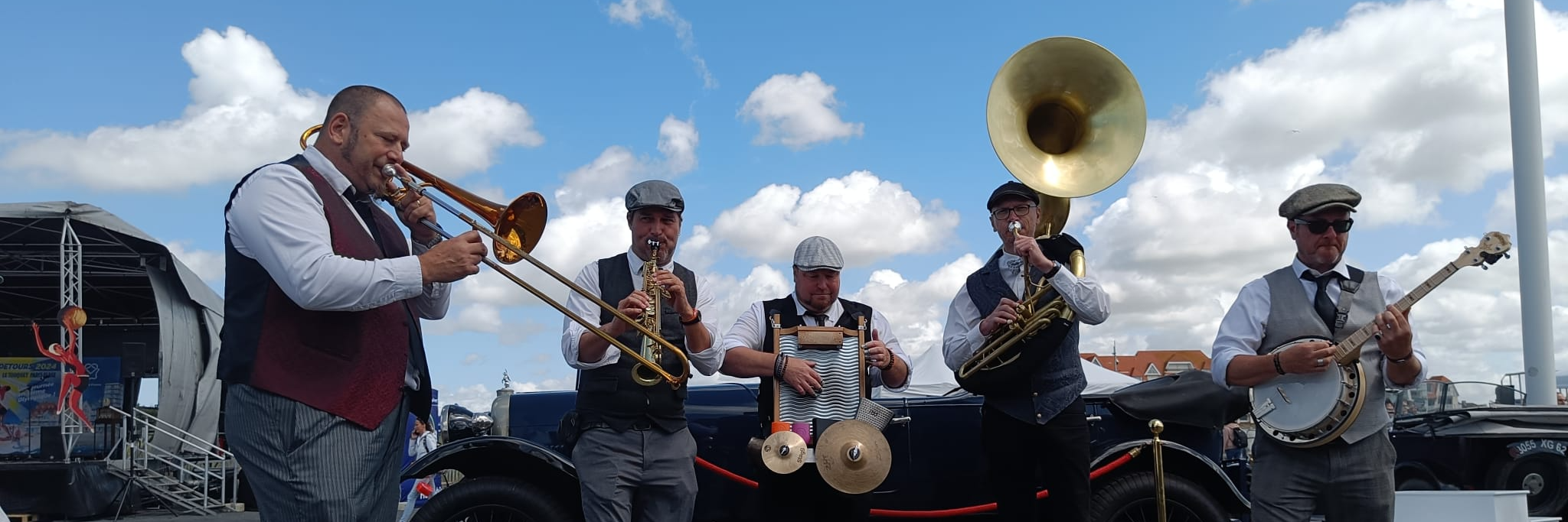 Stayin'Alive Parade, groupe de musique Fanfare en représentation à Nord - photo de couverture n° 4