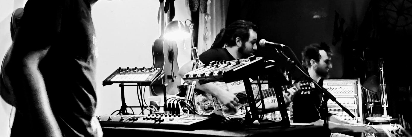 Terrain Vague, groupe de musique Chanteur en représentation à Yonne - photo de couverture n° 3