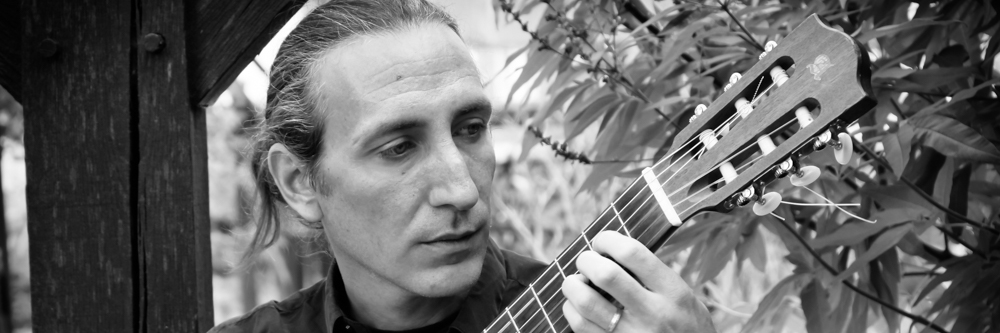 Stéphane Péron, musicien Guitariste en représentation à Ille et Vilaine - photo de couverture n° 1