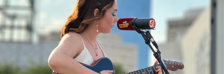 Laurane Jolly, musicien Chanteur en représentation à Rhône - photo de couverture n° 4