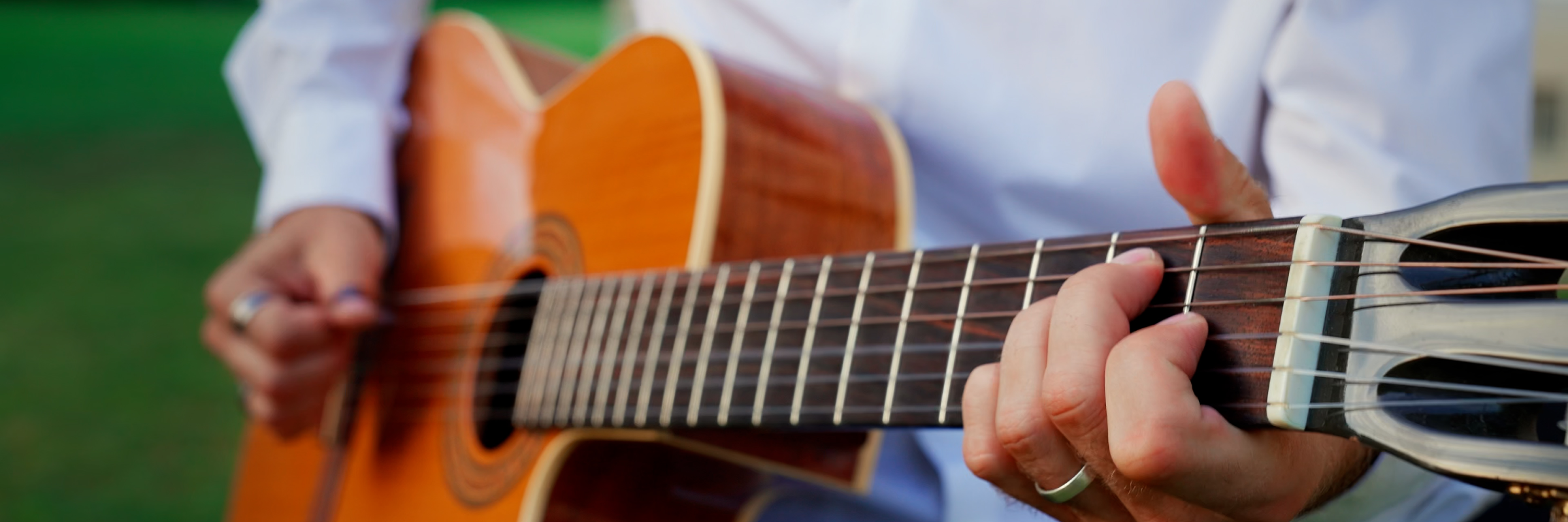 Gwendal Le Toullec , musicien Guitariste en représentation à Eure - photo de couverture