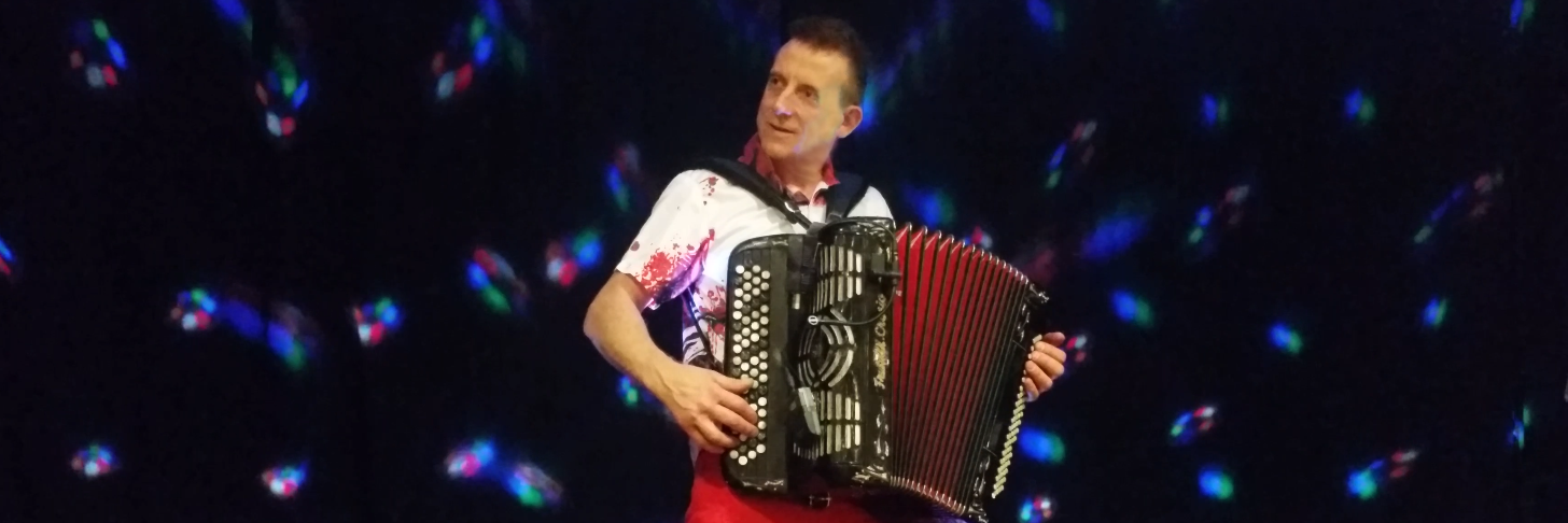 Christian BRUT, musicien Accordéoniste en représentation à Paris - photo de couverture n° 1