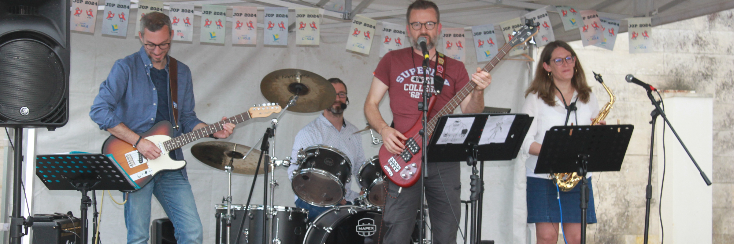 61 Dolls, groupe de musique Rock en représentation à Orne - photo de couverture