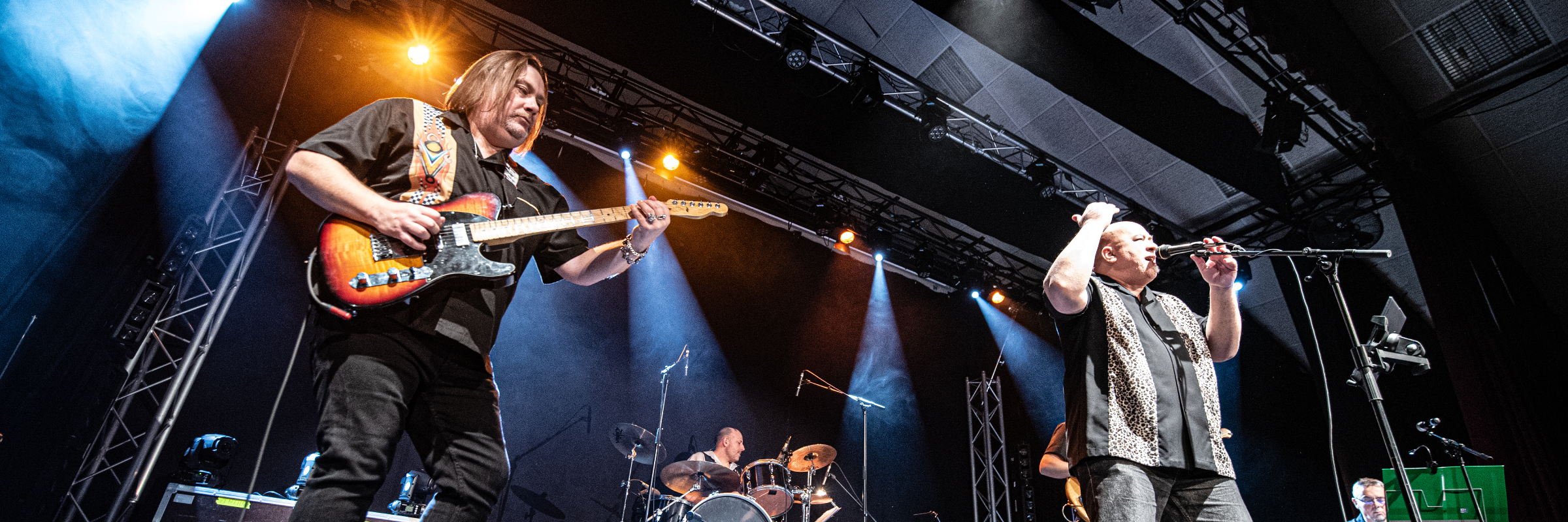 Rock in vegas, groupe de musique Guitariste en représentation à Creuse - photo de couverture