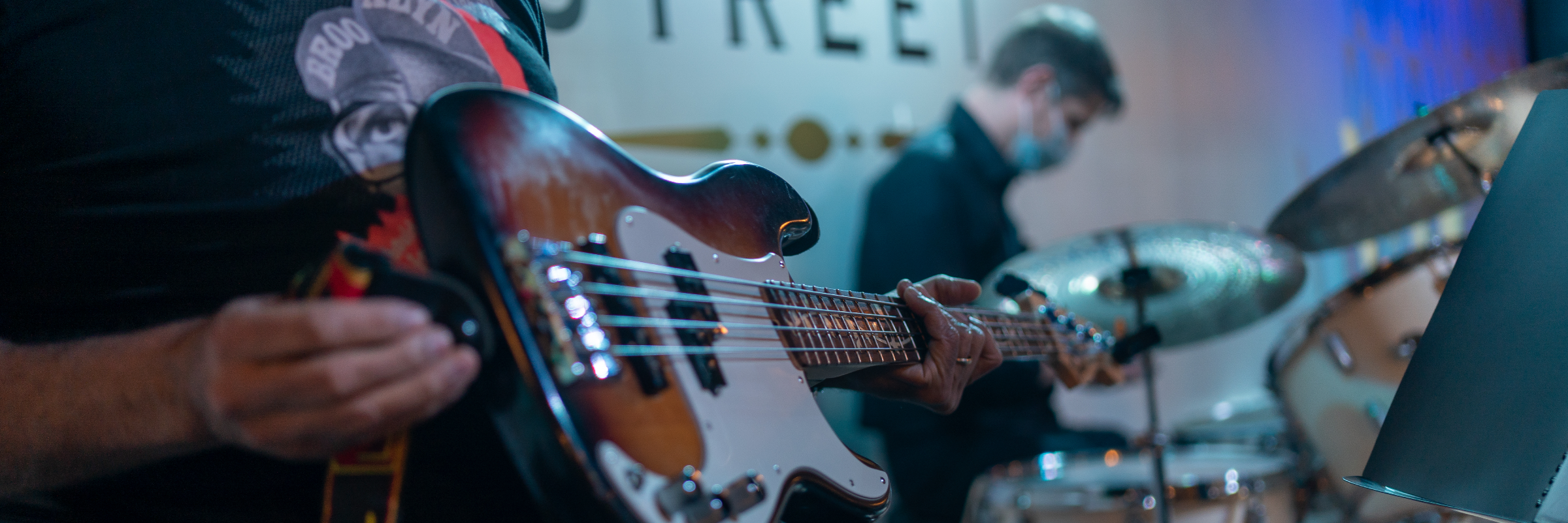 Bee groove, groupe de musique Soul en représentation à Haute Garonne - photo de couverture