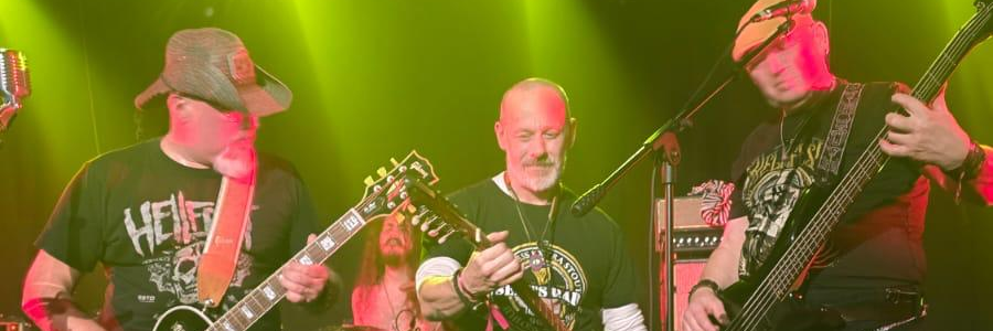 Three beers later, Groupe de Musique Rock en représentation à Loire Atlantique - photo de couverture