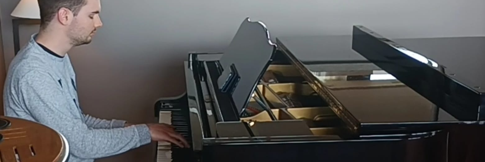 Clément GOUBIL, Musiciens Pianiste en représentation à Finistère - photo de couverture