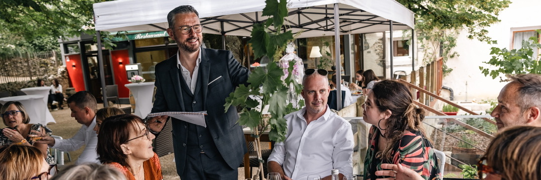 Ludovic Petiaud, Magicien Magicien en représentation à Côte d'Or - photo de couverture n° 4