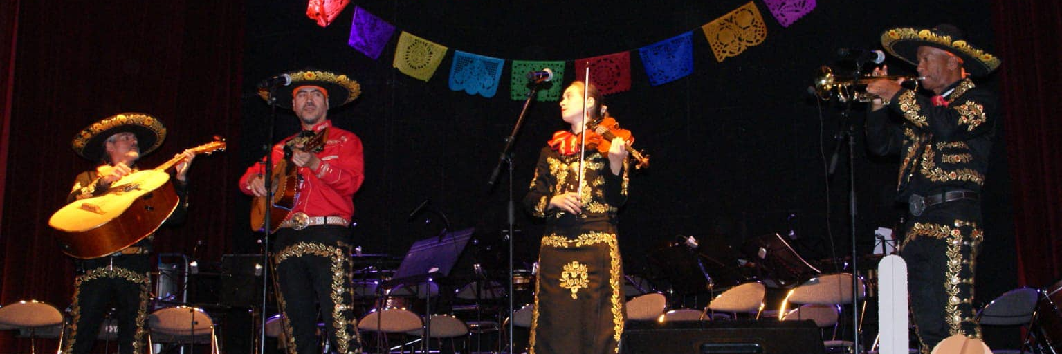 Coco el Charro, Chanteur Chanteur en représentation à Rhône - photo de couverture n° 2