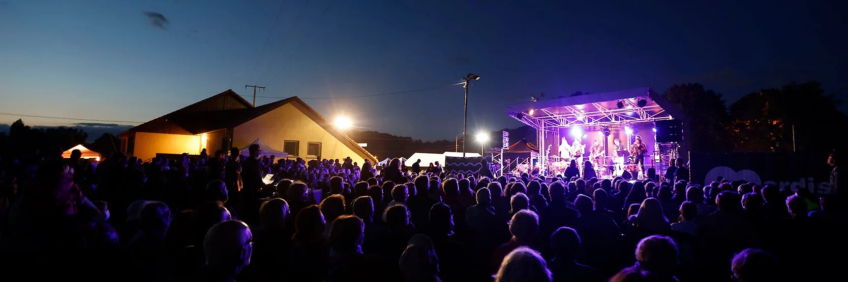 NADAMAS, Groupe de Musique Musiques du Monde en représentation à Doubs - photo de couverture