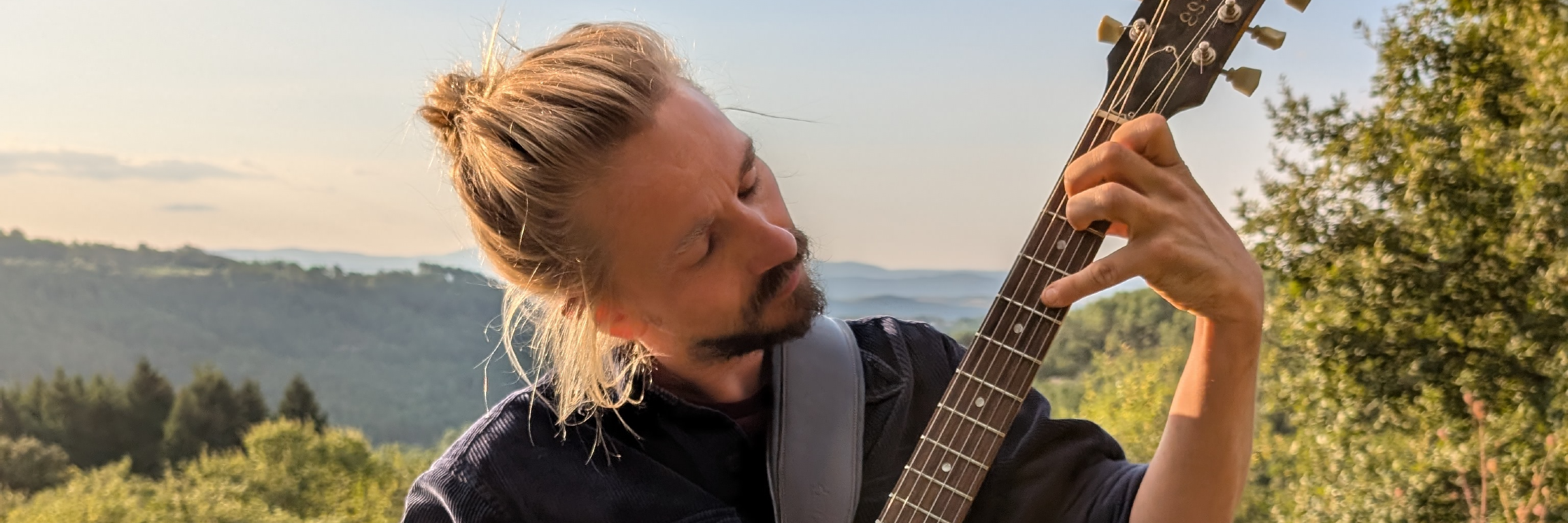 Cosmic Blue, Chanteur Chanteur en représentation à Ardèche - photo de couverture n° 4